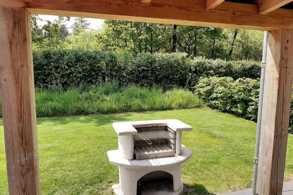 Vakantiehuis Eikzicht Gelegen Aan Het Bos Elsloo  ภายนอก รูปภาพ