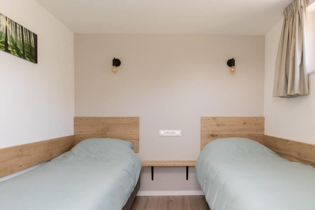 Vakantiehuis Eikzicht Gelegen Aan Het Bos Elsloo  ภายนอก รูปภาพ