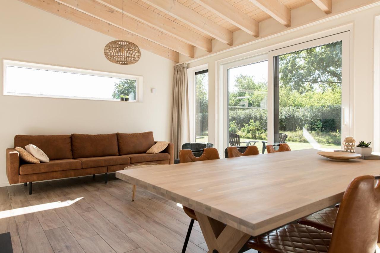 Vakantiehuis Eikzicht Gelegen Aan Het Bos Elsloo  ภายนอก รูปภาพ